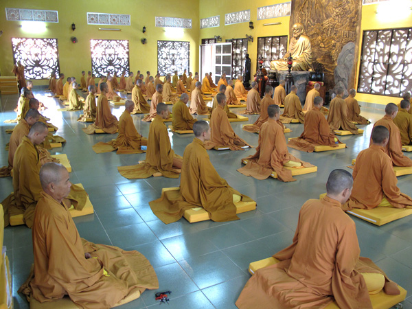 Oai nghi - Con đường của sự tỉnh thức ( Phần 10): Vào thiền đường phải tùy chúng